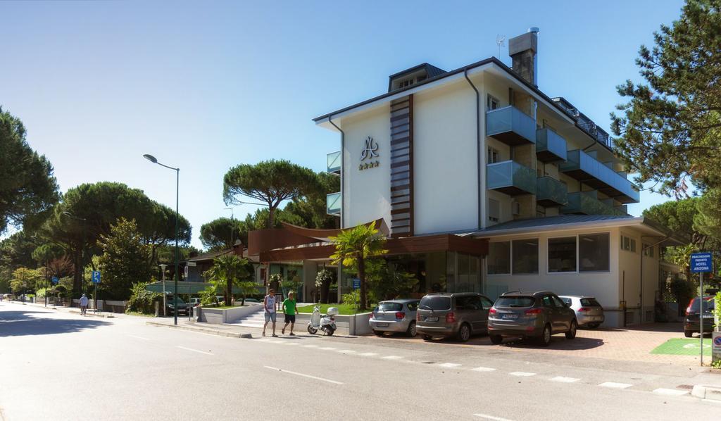 Hotel Arizona Lignano Sabbiadoro Extérieur photo